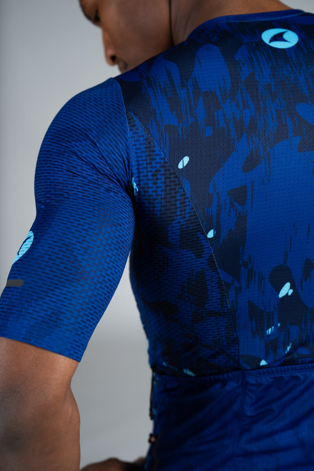 Men's Blue Mesh Gravel Cycling Jersey - Shoulder