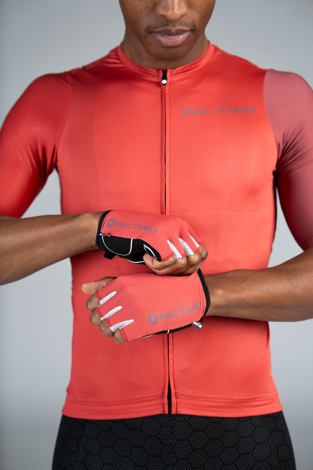 Men's Red Rock Cycling Gloves - Close-Up