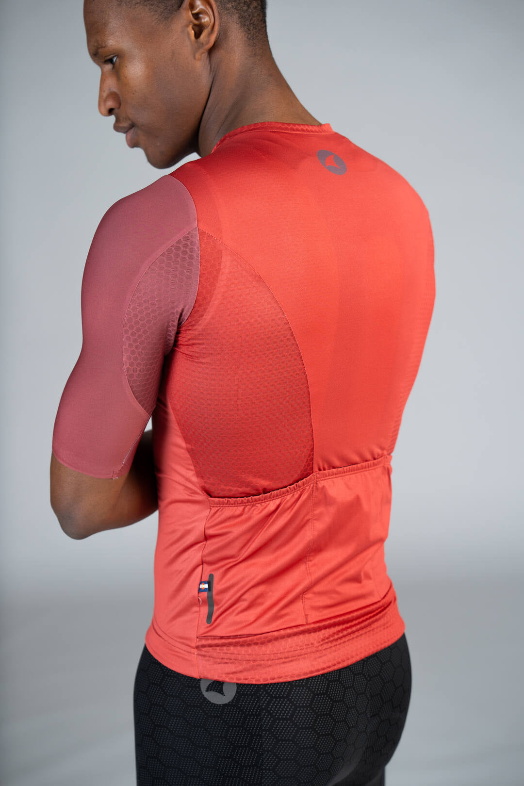 Men's Red Rock Summit Aero Cycling Jersey - Back Close-Up