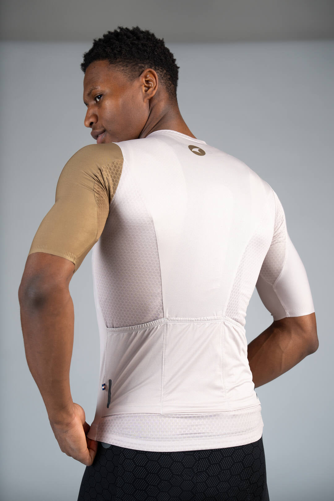 Men's Summit Aero Sand Dune White Cycling Jersey - Back Pockets