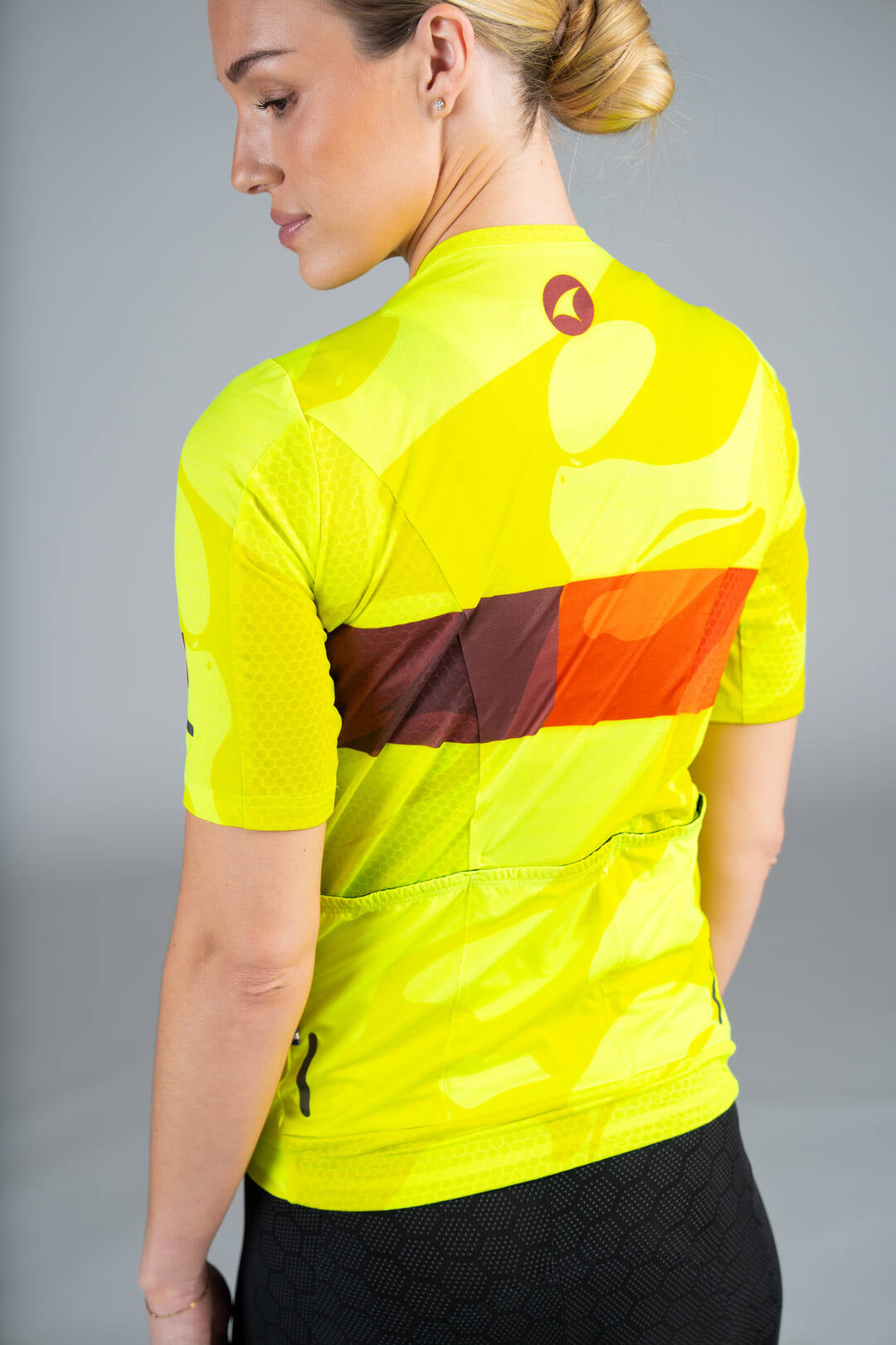 Women's High-Viz Summit Bike Jersey - Back Pockets