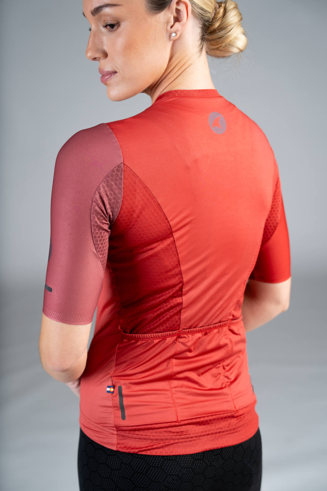 Women's Red Rock Summit Aero Cycling Jersey - Back Close-Up