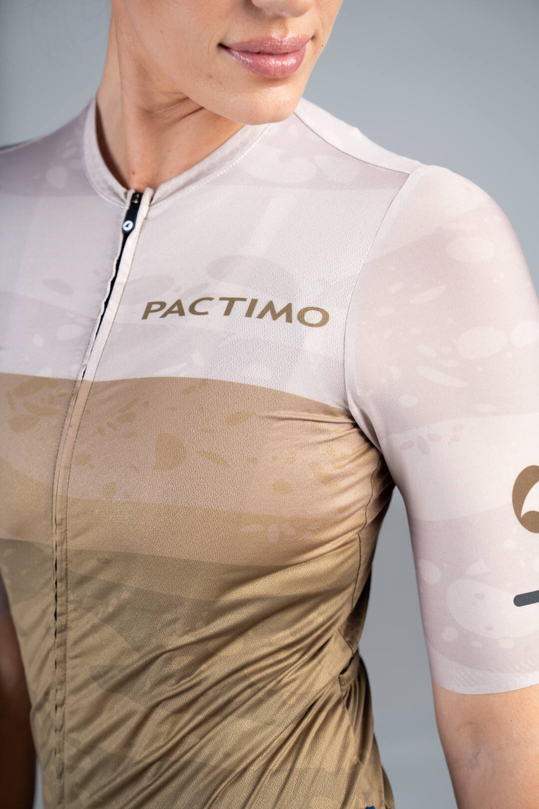 Women's Sand Dune Colorblock Summit Aero Cycling Jersey - Close-Up