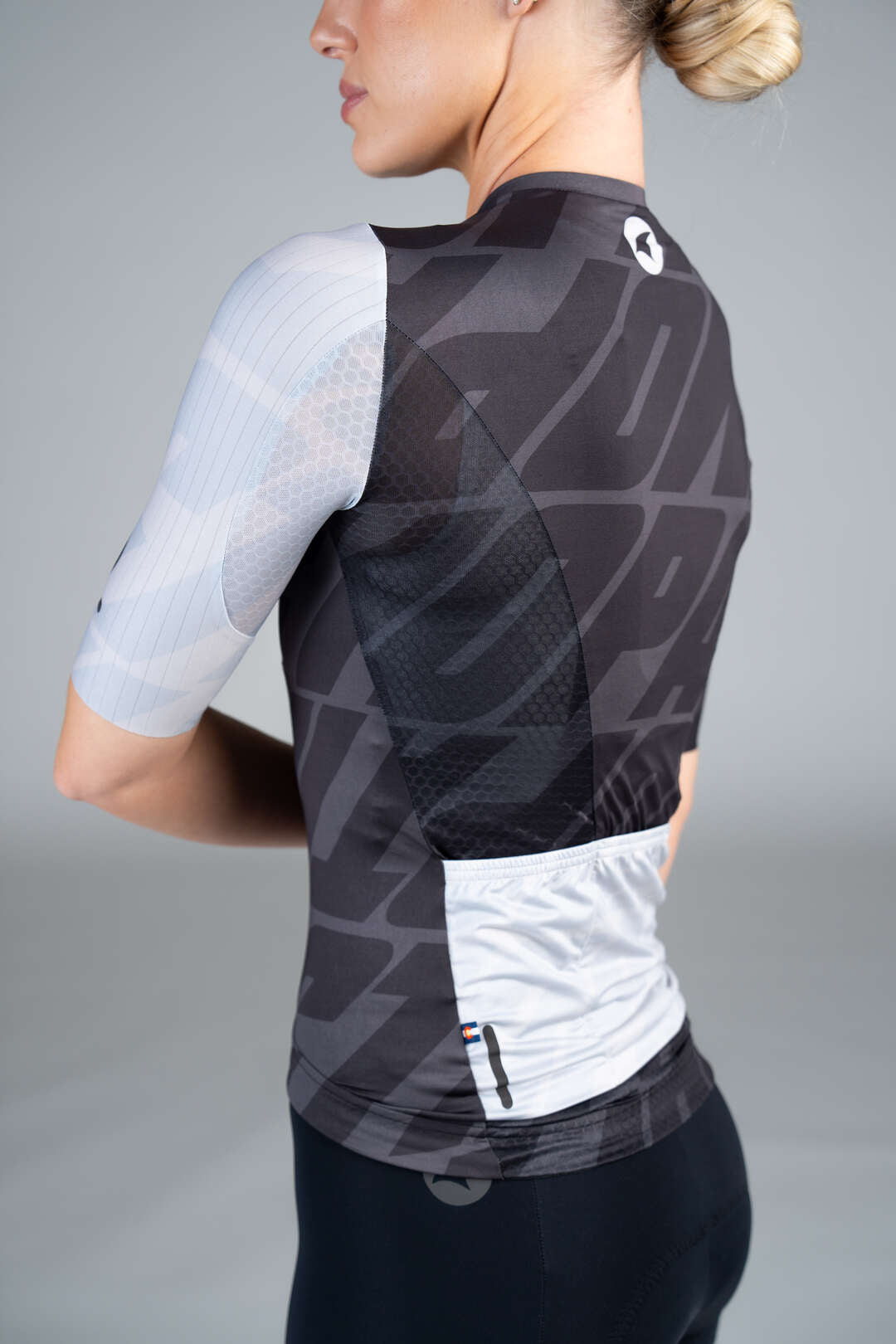 Women's Black Flyte Cycling Jersey - Mesh Underarm