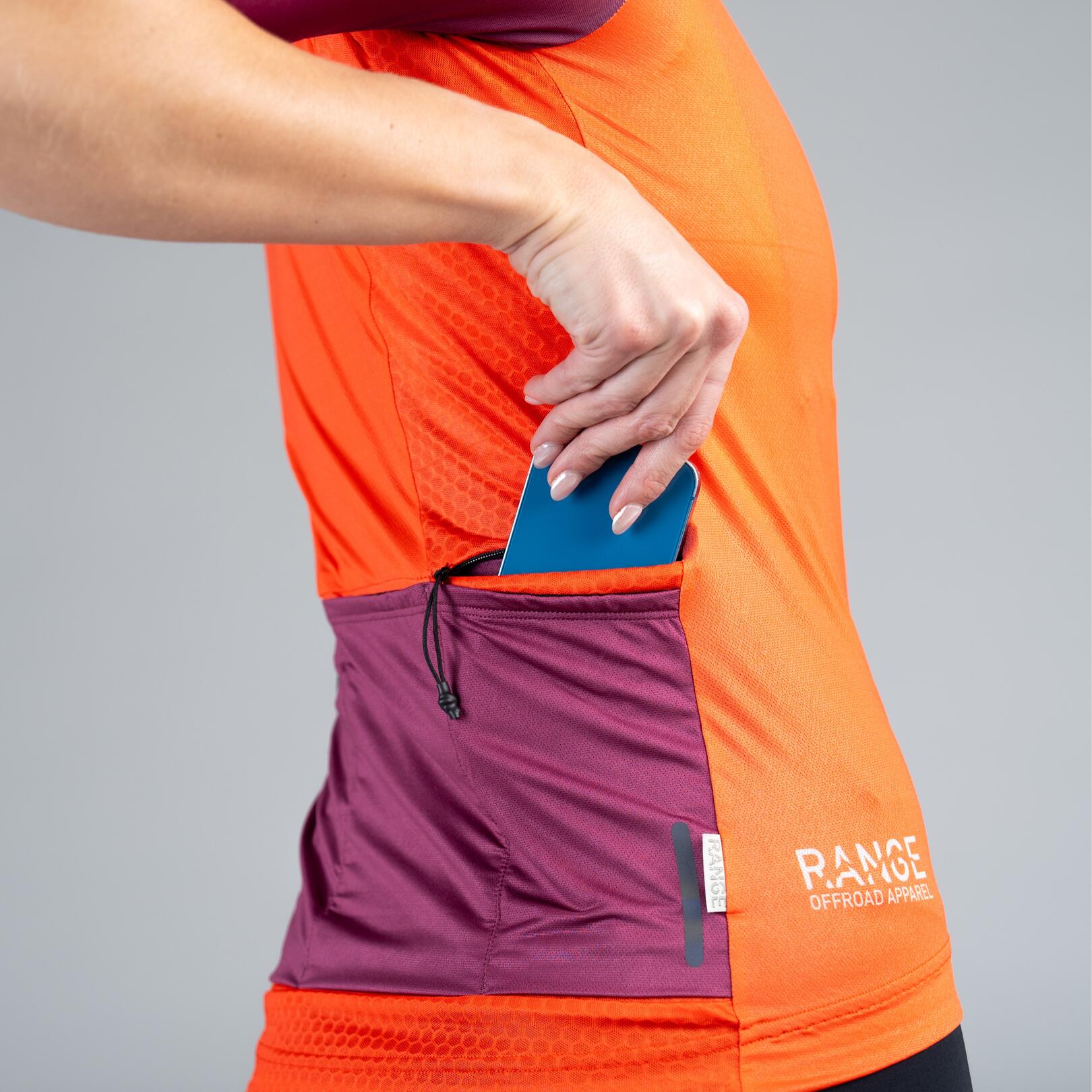 Women's Gravel Cycling Jersey - Back Pocket Detail