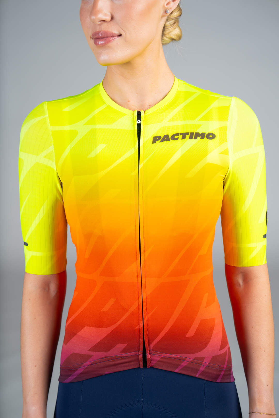 Women's High-Viz Flyte Cycling Jersey - Close-Up