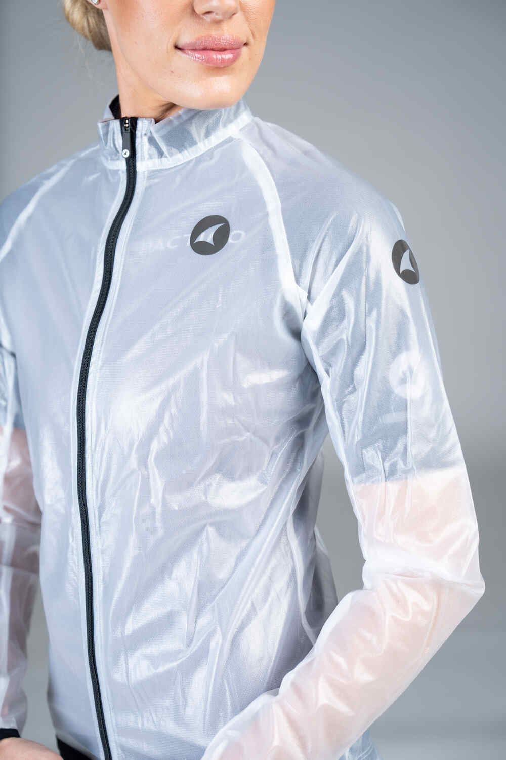 Women's Packable Cycling Rain Jacket - Close-Up