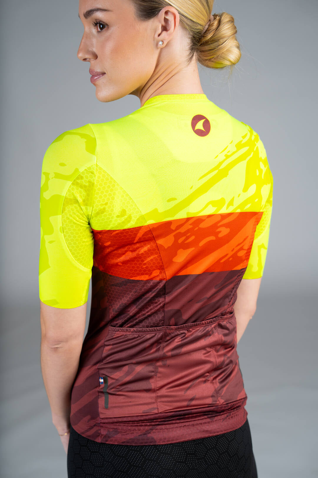 Women's High-Viz Summit Aero Cycling Jersey - Back Pockets