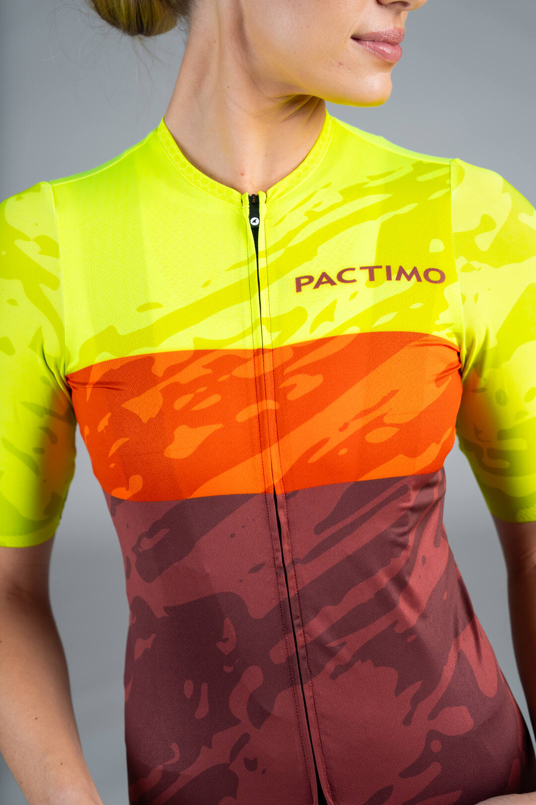 Women's High-Viz Summit Aero Cycling Jersey - Front Cose-Up